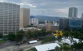 Suite 11 Victoria Square
